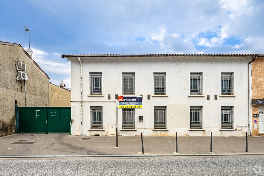 Local d'activités dans Villeurbanne à vendre - Photo de l’immeuble – Image 2 sur 2