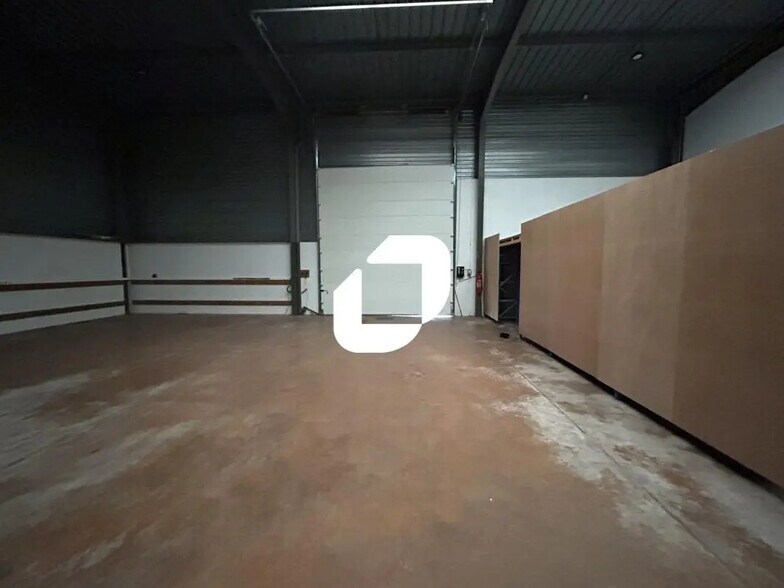 Bureau dans Gretz-Armainvilliers à louer - Photo intérieure – Image 2 sur 7