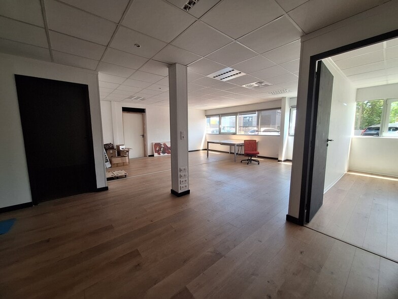 Bureau dans Le Haillan à louer - Photo de l’immeuble – Image 2 sur 4