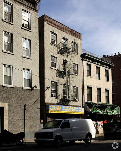 35 Madison St, New York, NY à vendre - Photo de l’immeuble – Image 3 sur 30