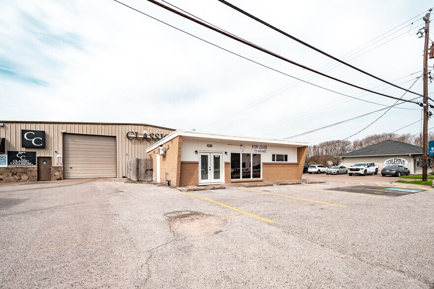 302 Center St, Deer Park, TX à louer - Photo de l’immeuble – Image 1 sur 10