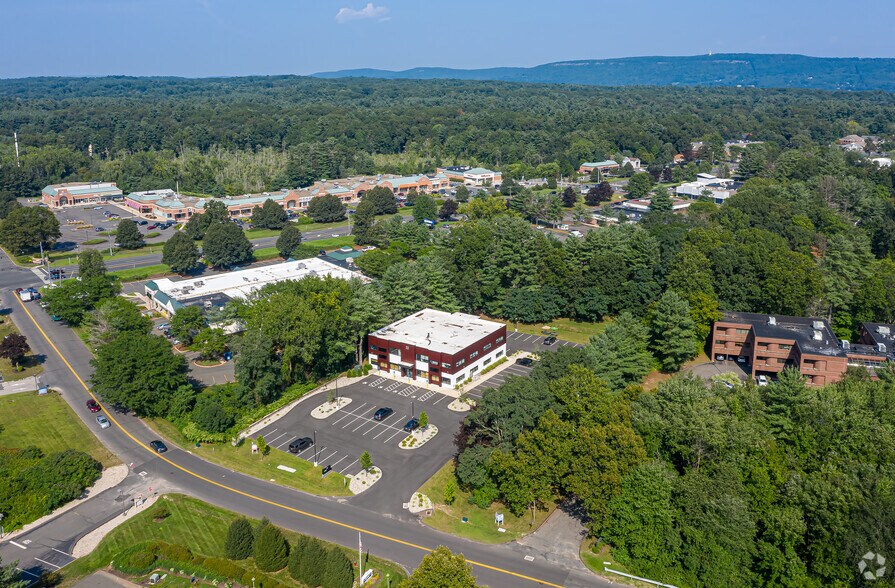 22 Dale Rd, Avon, CT à louer - Aérien – Image 3 sur 5