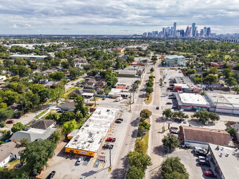 3806 Irvington Blvd, Houston, TX à vendre - Photo de l’immeuble – Image 3 sur 8