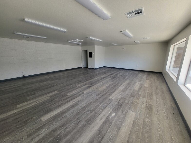 311 S Frontage Rd, Pahrump, NV à louer - Photo intérieure – Image 2 sur 4