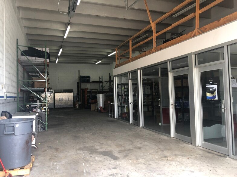 2075-2129 W 76th St, Hialeah, FL à louer - Photo de l’immeuble – Image 2 sur 11