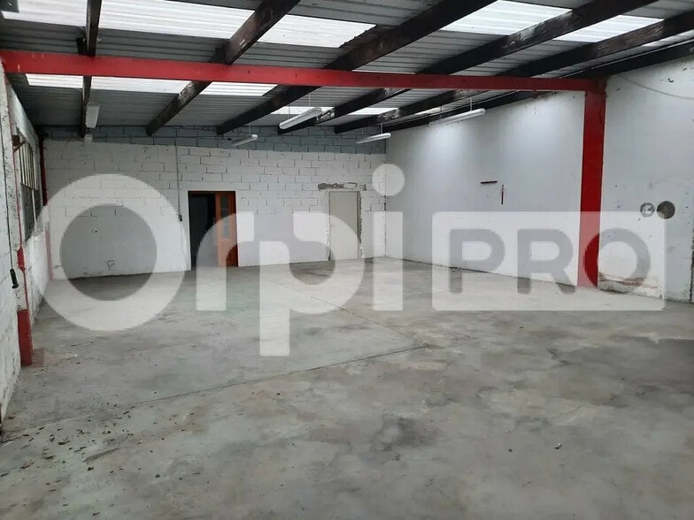 684 Rue Du Chevalleret, Pontpoint à louer - Photo de l’immeuble – Image 3 sur 7