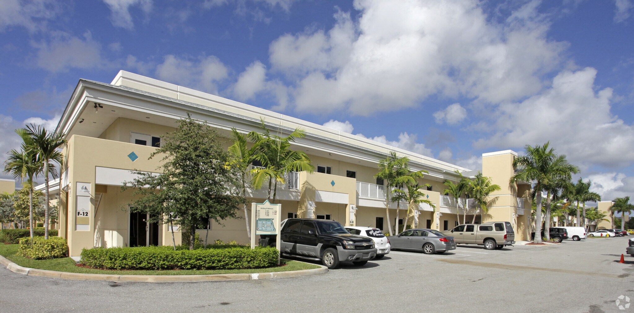 2771 Vista Pky, West Palm Beach, FL à louer Photo principale– Image 1 sur 22