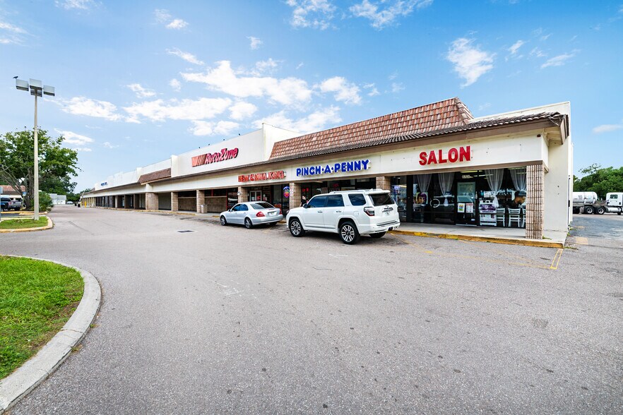 5701-5787 Edgewater Dr, Orlando, FL à louer - Photo principale – Image 1 sur 4