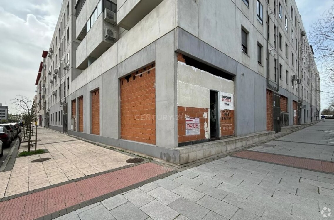 Local commercial dans Alcalá de Henares, Madrid à louer Photo intérieure– Image 1 sur 2