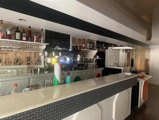 Plus de détails pour Local commercial à louer