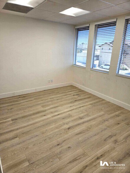 3662 Katella Ave, Los Alamitos, CA à louer - Photo de l’immeuble – Image 2 sur 12