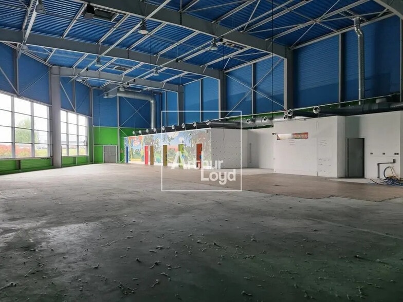 Local commercial dans Varennes-sur-Seine à vendre - Photo de l’immeuble – Image 2 sur 5