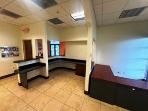 14131 Metropolis Ave, Fort Myers, FL à louer Photo intérieure– Image 2 sur 6