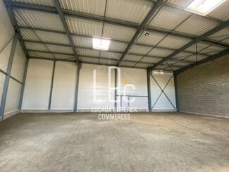 Plus de détails pour Local d'activités à louer