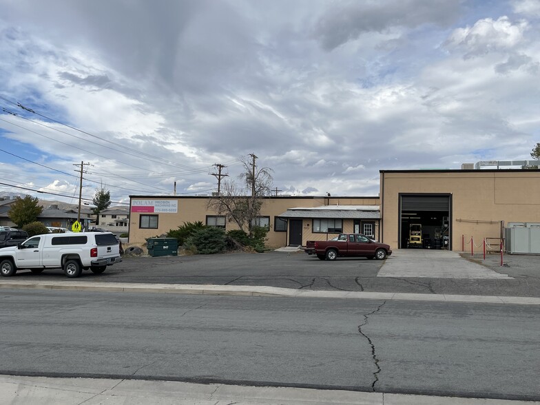3915 Fairview Dr, Carson City, NV à louer - Photo de l’immeuble – Image 2 sur 6