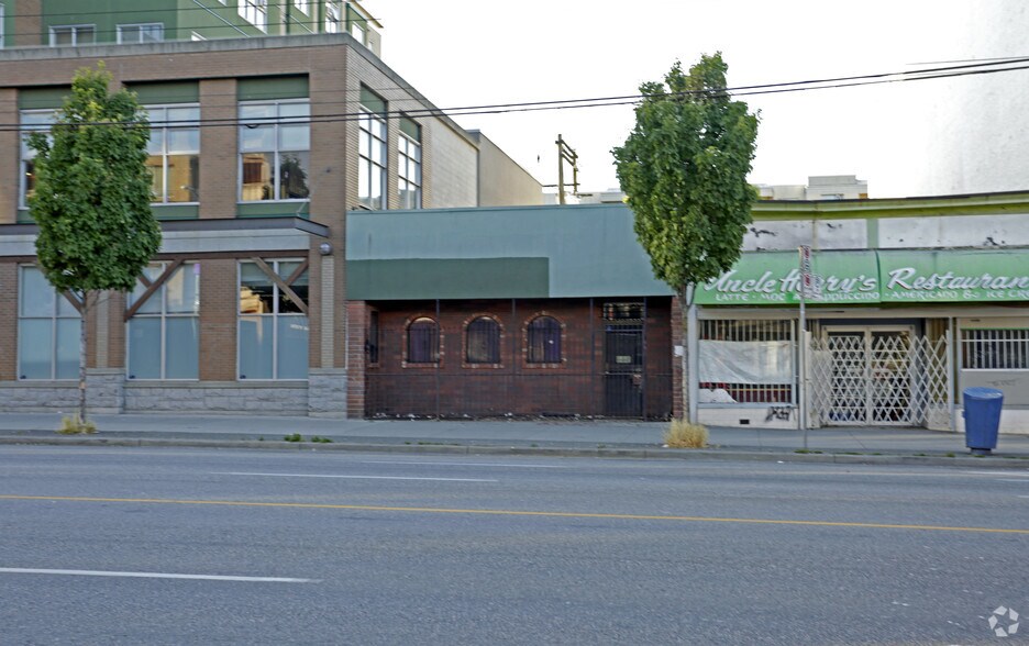 541 Hastings St E, Vancouver, BC à vendre - Photo de l’immeuble – Image 2 sur 3