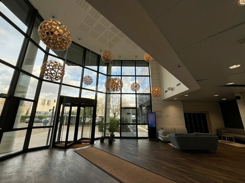 12 Rue Paul Dautier, Vélizy-Villacoublay à louer - Hall d’entrée – Image 2 sur 9