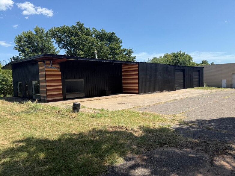 18718 NE 23rd St, Harrah, OK à vendre - Photo de l’immeuble – Image 1 sur 9