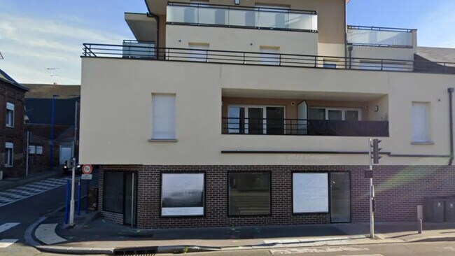 Plus de détails pour 2 Rue Gustave Gaillard, Déville-lès-Rouen - Local commercial à louer