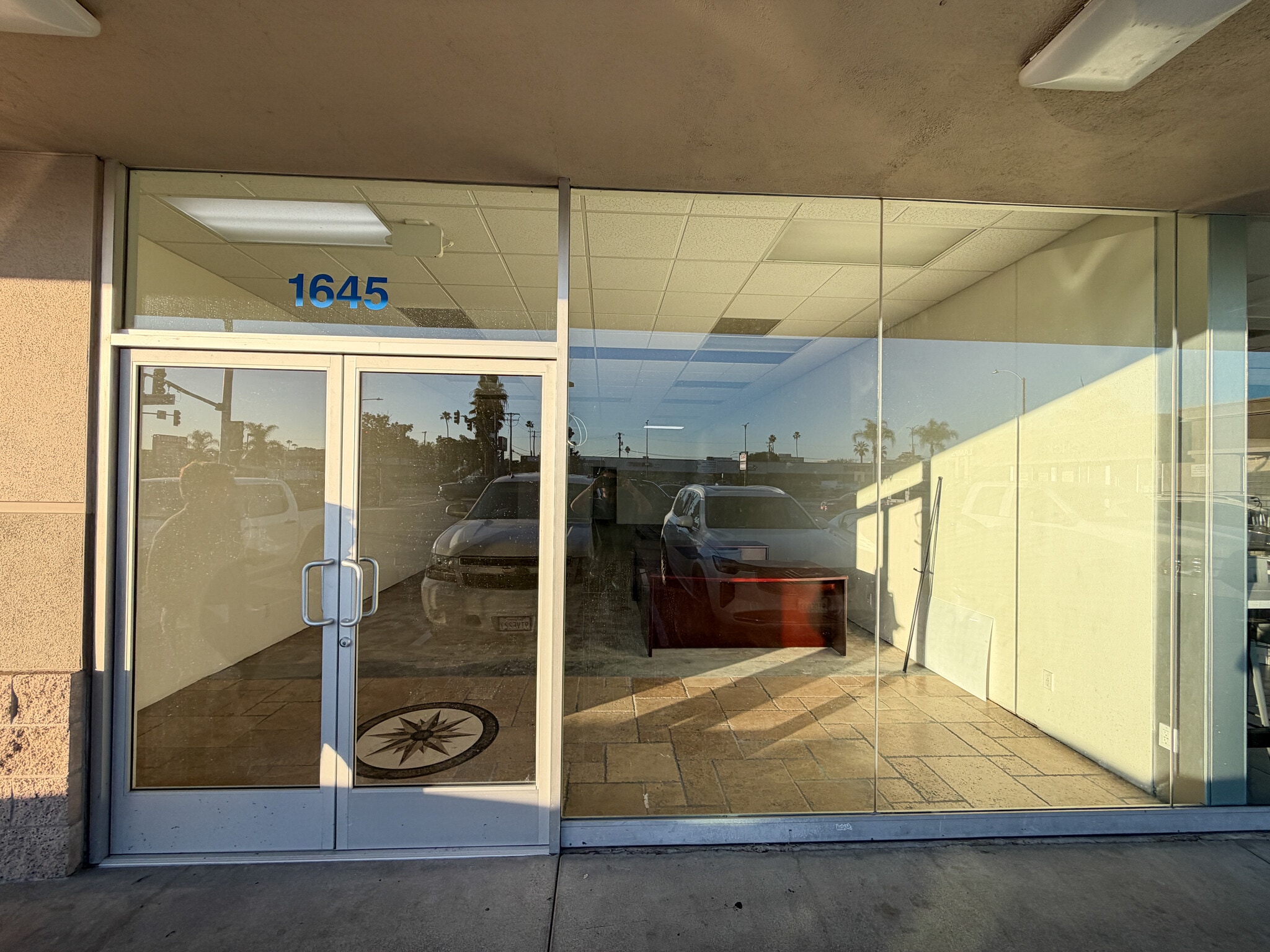 1615-1649 W Chapman Ave, Orange, CA à louer Photo de l’immeuble– Image 1 sur 7