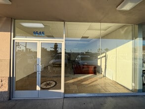 1615-1649 W Chapman Ave, Orange, CA à louer Photo de l’immeuble– Image 1 sur 7