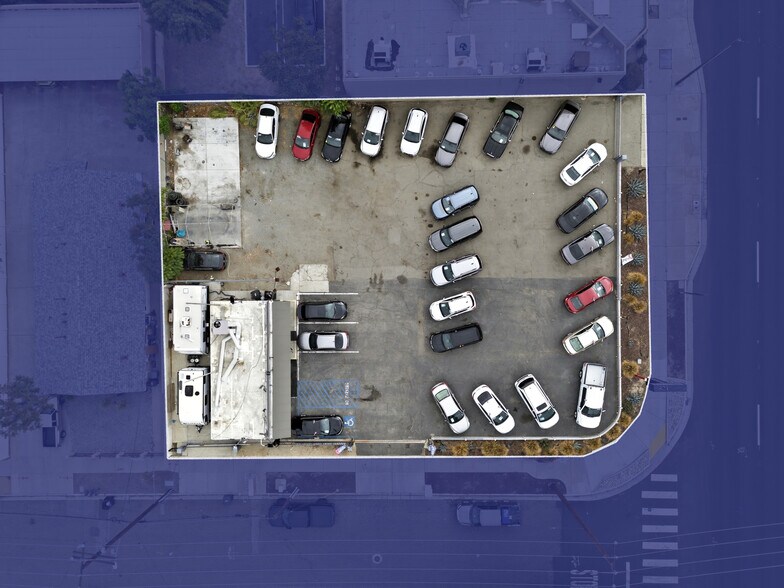 230-226 W Florida, Hemet 92543 portefeuille de 2 biens à vendre sur LoopNet.fr - Photo de l’immeuble – Image 2 sur 6