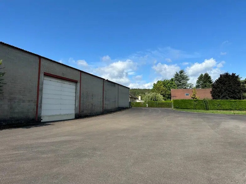 Local d'activités dans Sennecey-le-Grand à vendre - Photo de l’immeuble – Image 1 sur 6