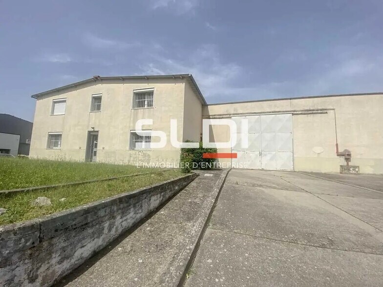 Bureau dans Saint-Laurent-de-Mure à louer - Photo de l’immeuble – Image 1 sur 6