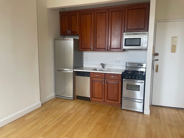 360 W 119th St, New York, NY à vendre - Photo de l’immeuble – Image 3 sur 13