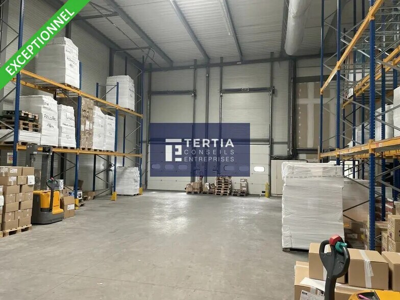 Local d’activités dans Frontignan à louer - Photo de l’immeuble – Image 1 sur 13