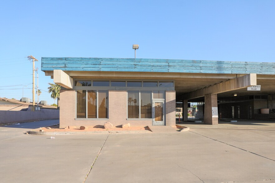 324 N Country Club Dr, Mesa, AZ à louer - Photo de l’immeuble – Image 3 sur 11