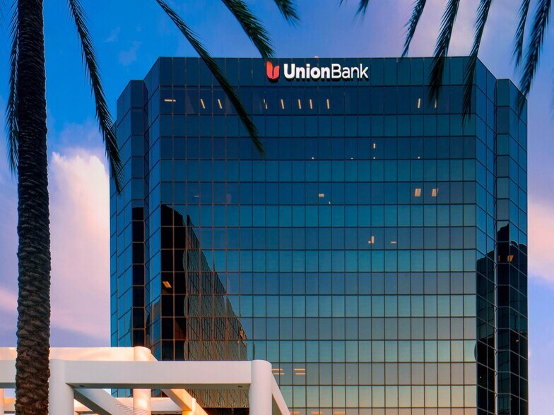 18100 Von Karman Ave, Irvine, CA à louer - Photo de l’immeuble – Image 3 sur 12