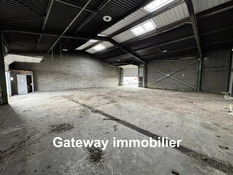 Industriel/Logistique dans Riom à vendre - Photo de l’immeuble – Image 3 sur 7