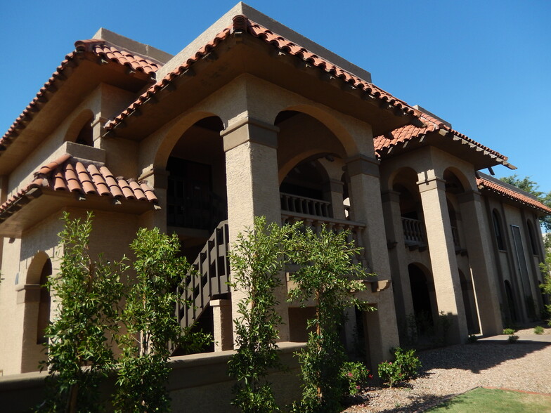 1480 E Bethany Home Rd, Phoenix, AZ à louer - Photo de l’immeuble – Image 2 sur 10
