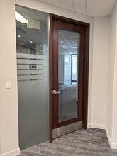 630 6th Ave SW, Calgary, AB à louer Photo intérieure– Image 2 sur 7