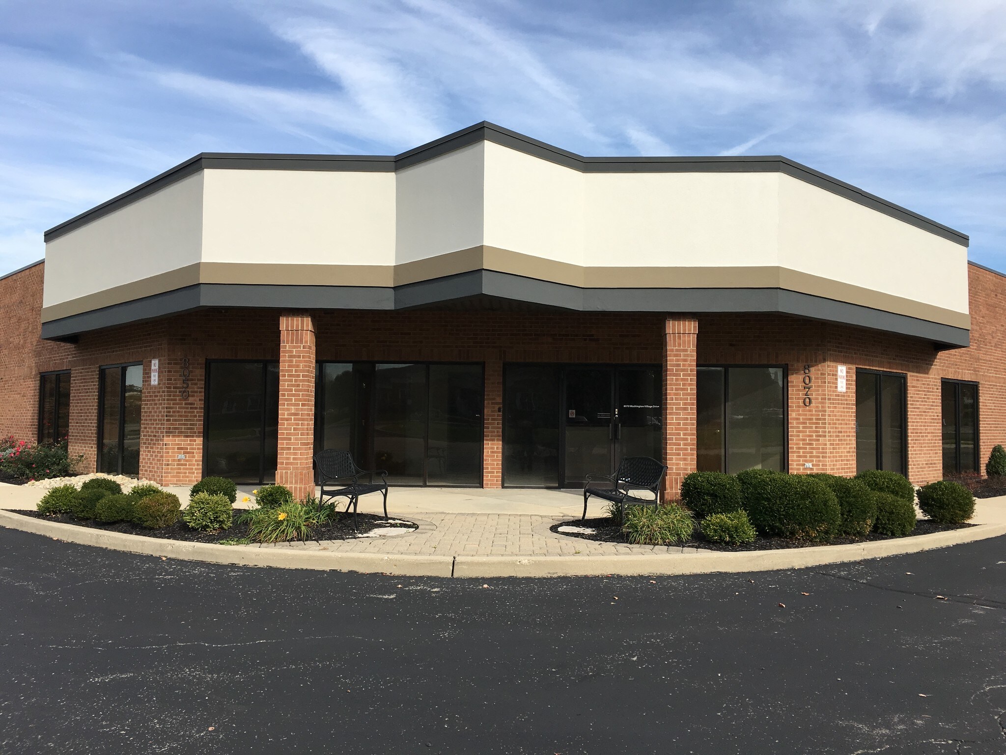 8050-8070 Washington Village Dr, Dayton, OH à louer Photo principale– Image 1 sur 30