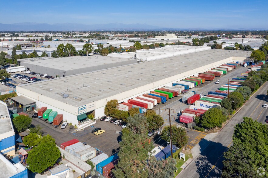 2751 E Dominguez St, Long Beach, CA à louer - Photo de l’immeuble – Image 3 sur 4
