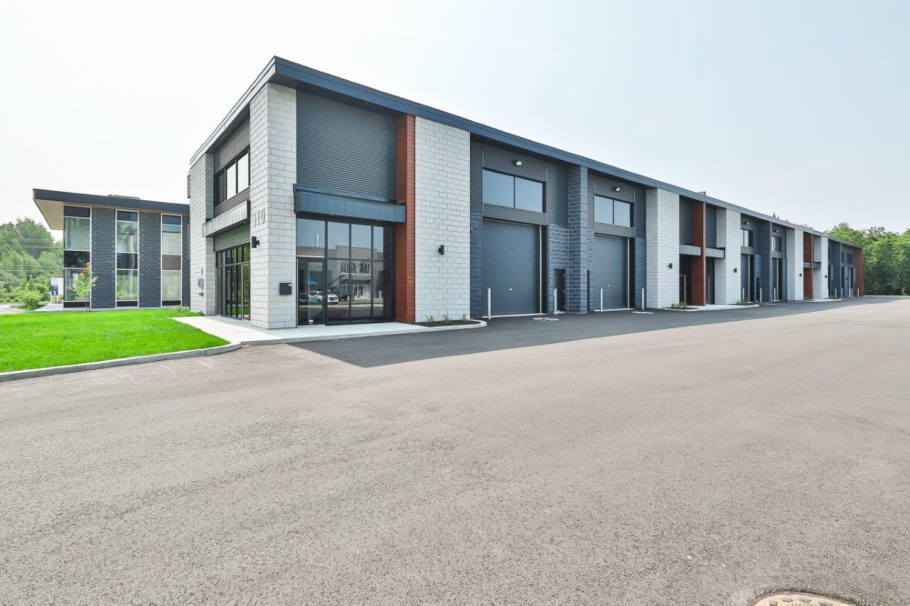 310-320 Legault Rue, Blainville, QC à louer Photo principale– Image 1 sur 7