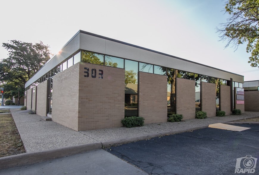 303 W Harris Ave, San Angelo, TX à vendre - Photo de l’immeuble – Image 1 sur 40