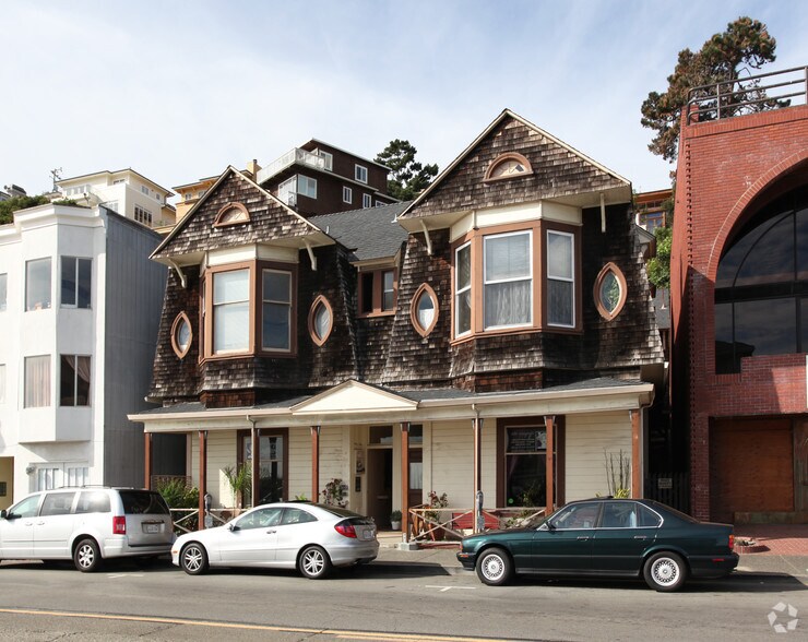 561 Bridgeway, Sausalito, CA à vendre - Photo de l’immeuble – Image 2 sur 7