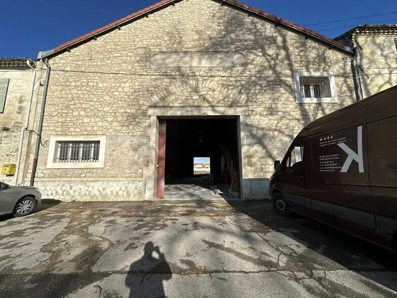Industriel/Logistique dans Arles à louer - Photo de l’immeuble – Image 3 sur 12