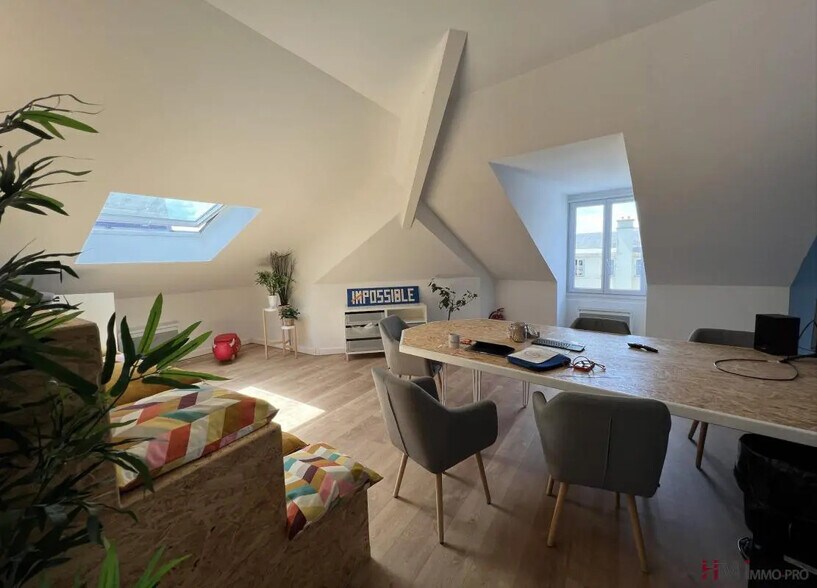 Bureau dans Rouen à louer - Photo principale – Image 1 sur 15