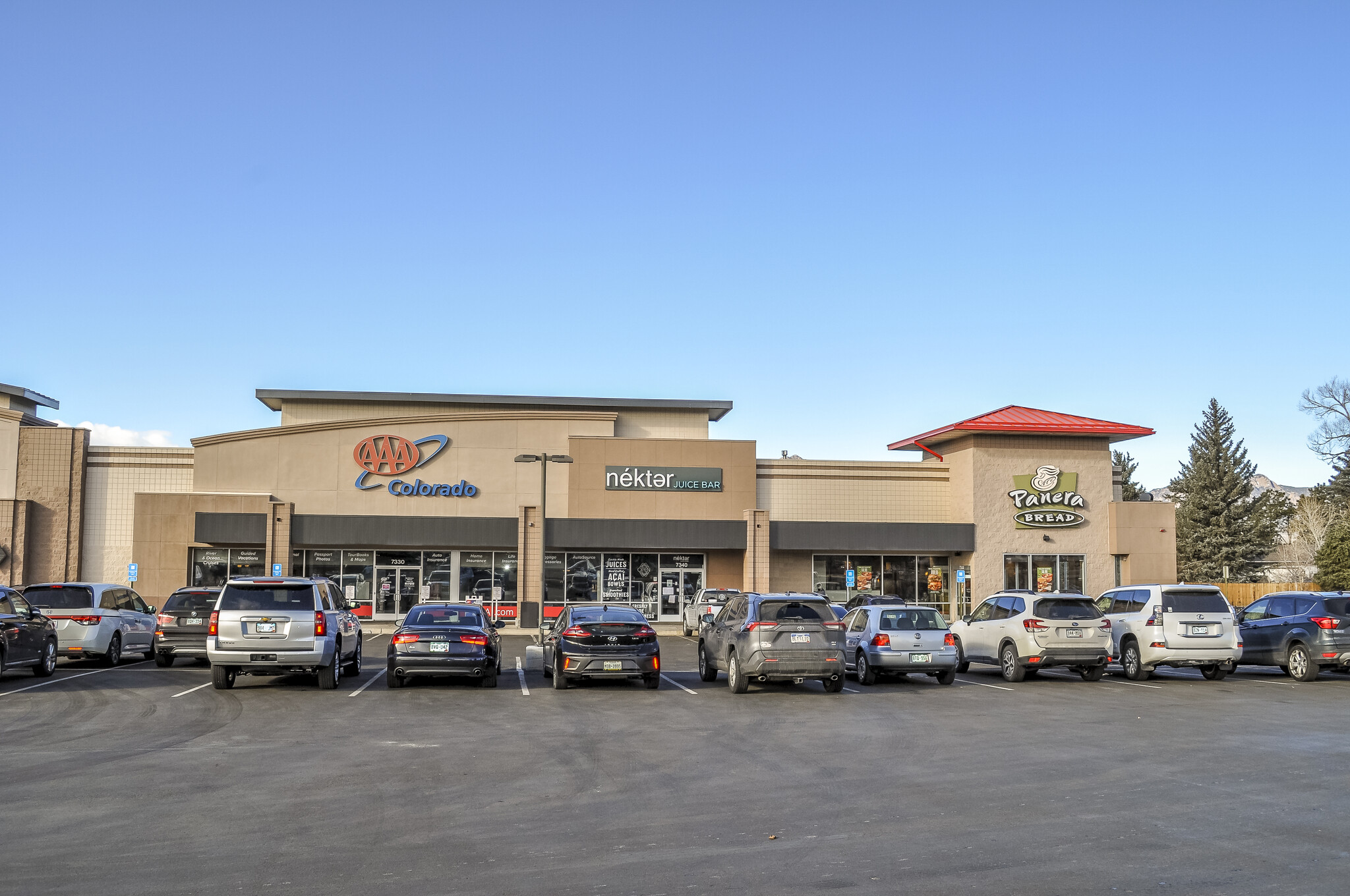 7214-7238 N Academy Blvd, Colorado Springs, CO à louer Photo de l’immeuble– Image 1 sur 9