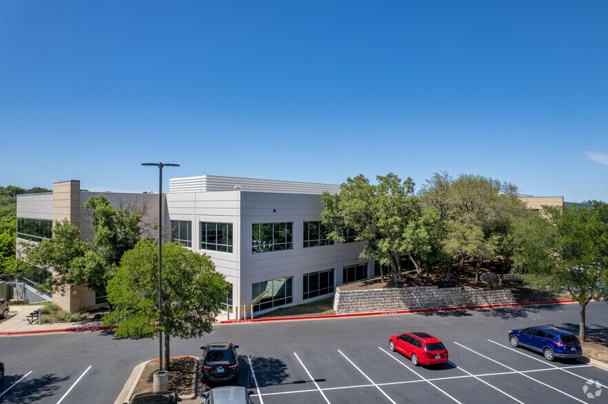 3300 Duval Rd, Austin, TX à louer - Photo de l’immeuble – Image 2 sur 9