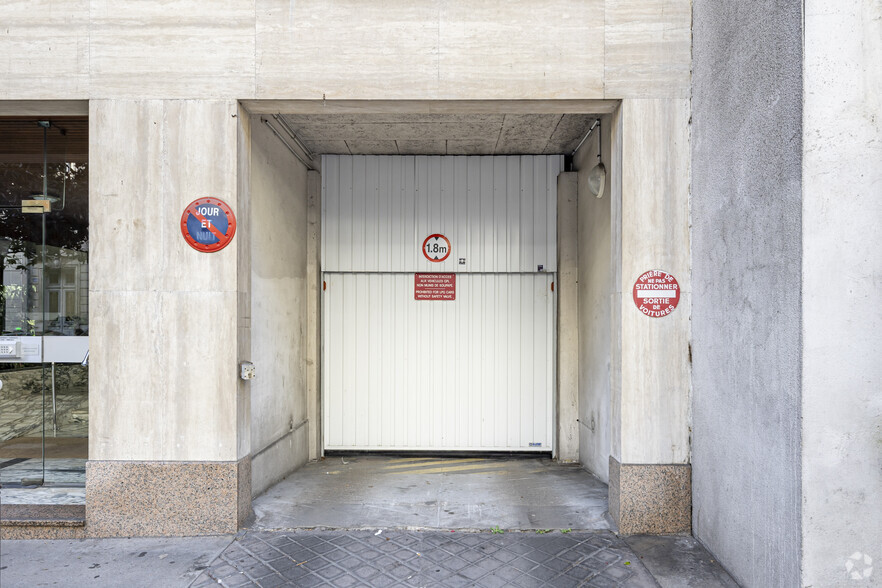 Rue D'Auteuil, Paris à louer - Photo de l’immeuble – Image 3 sur 20