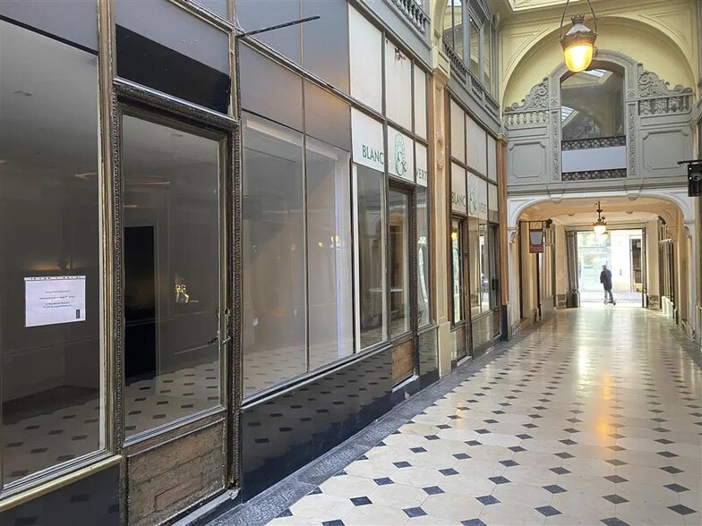Local commercial dans Paris à louer - Photo de l’immeuble – Image 1 sur 5