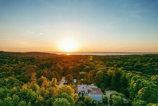 Plus de détails pour 90 Manaquayak Rd, West Tisbury, MA - Hôtellerie à vendre