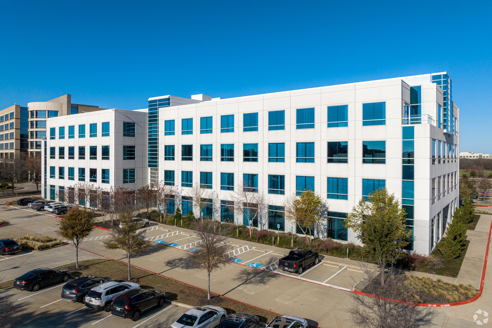 5445 Legacy Dr, Plano, TX à louer Photo principale– Image 1 sur 31