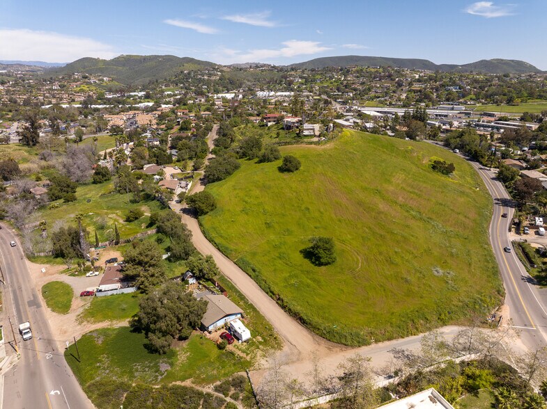 0 Primrose Ave, Vista, CA à vendre - Aérien – Image 1 sur 23