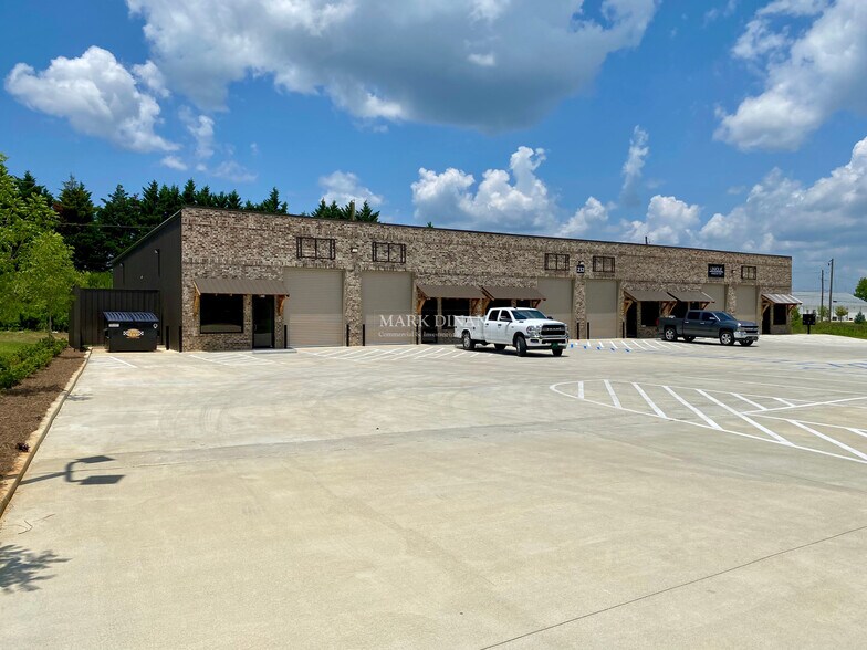 232 Kent Stone Blvd, Alabaster, AL à louer - Photo de l’immeuble – Image 1 sur 8